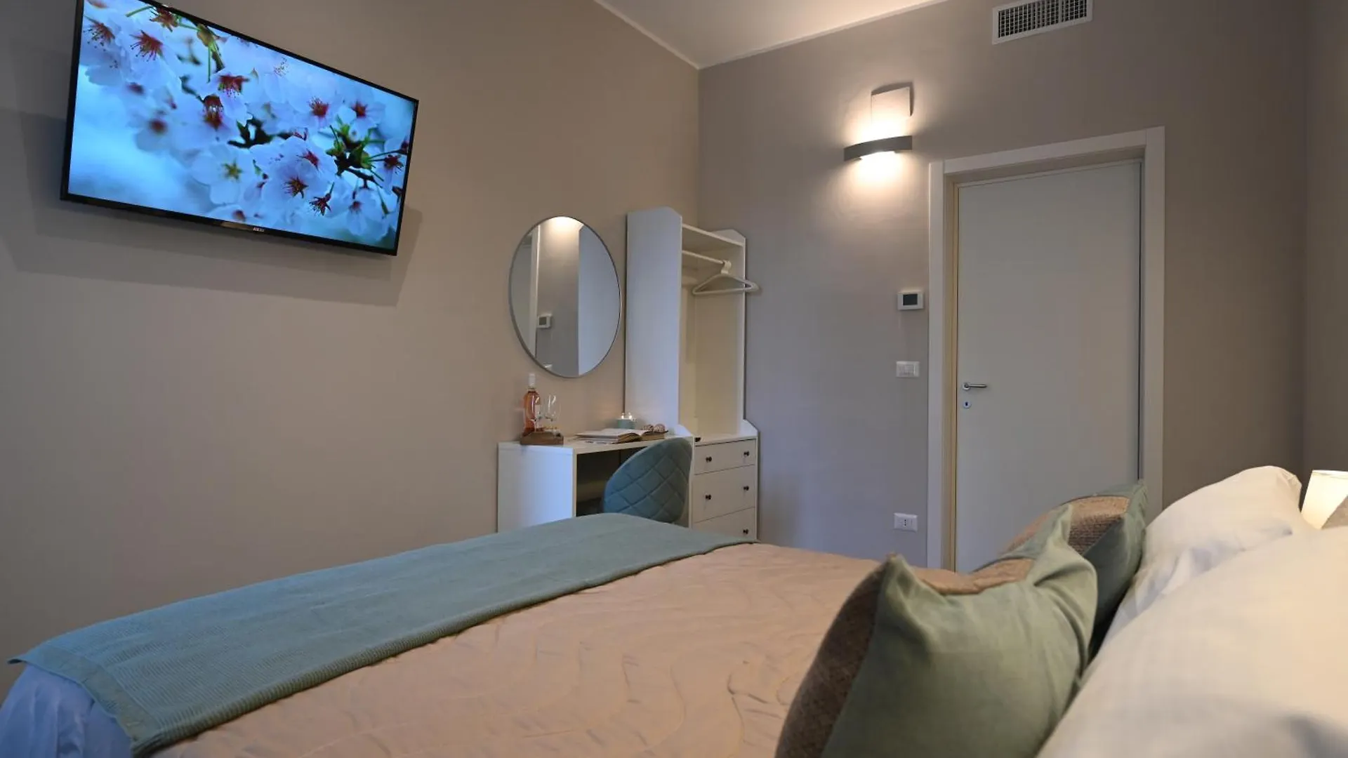 La Finestra Sul Campanile Luxury Suite & Loft Bari Guest house