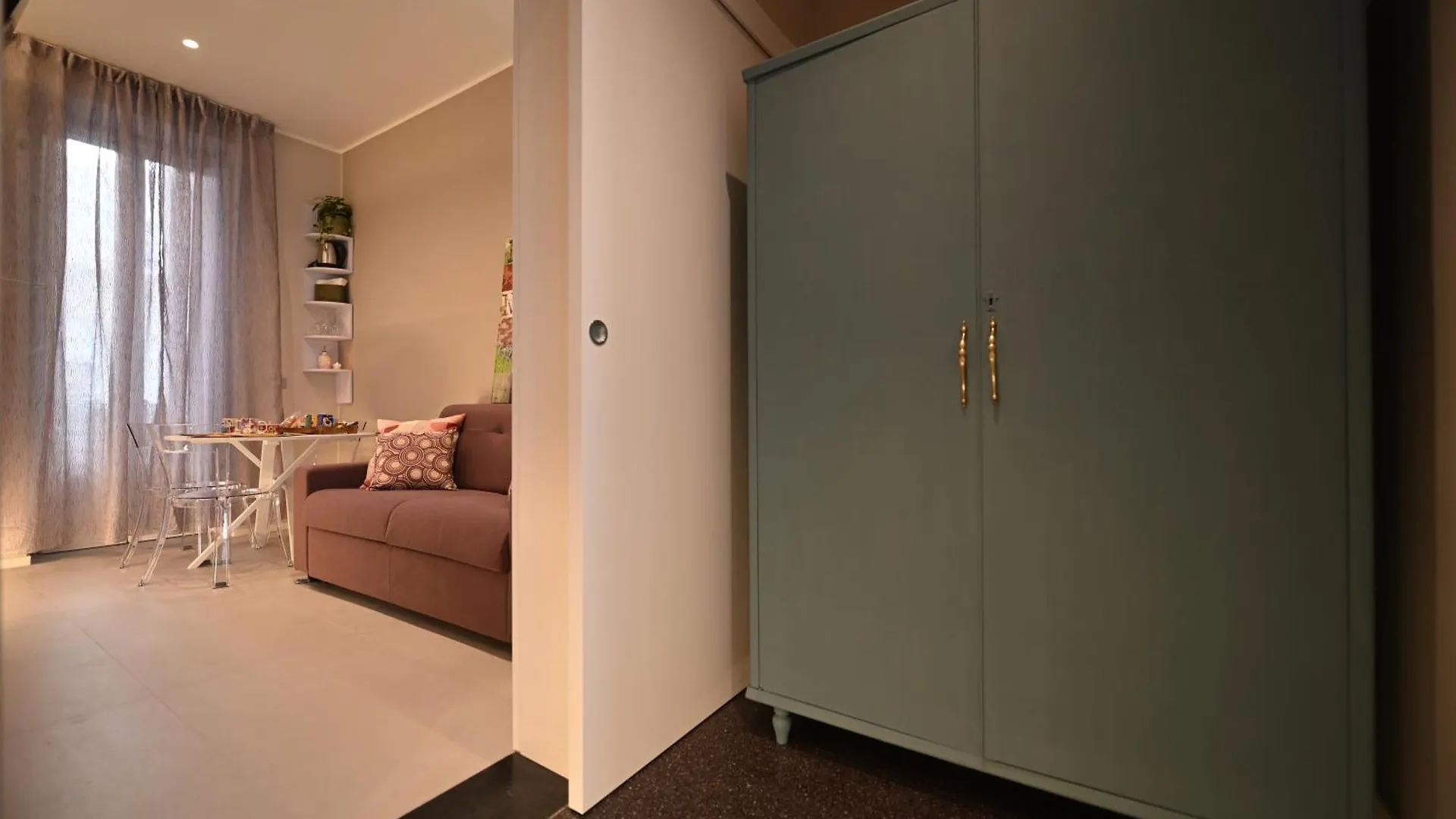 La Finestra Sul Campanile Luxury Suite & Loft Bari 0*,