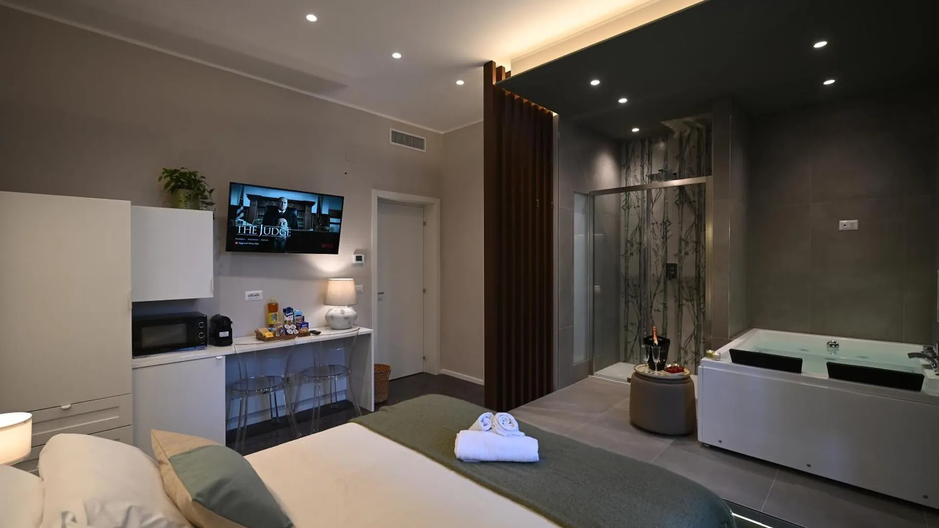 La Finestra Sul Campanile Luxury Suite & Loft Bari 0*,  Italy